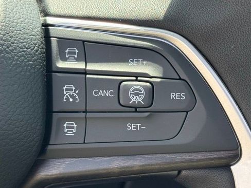 New 2026 Jeep Grand Cherokee Limited w/ Trailer Tow Package AWD/4WD image 18