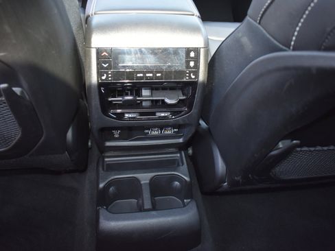Used 2025 Jeep Grand Cherokee L Limited w/ Luxury Tech Group II AWD/4WD image 28