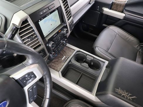 Used 2017 Ford F250 Lariat w/ Lariat Value Package AWD/4WD image 37