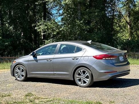 Used 2017 Hyundai Elantra Limited w/ Limited Ultimate Package 05 FWD image 7