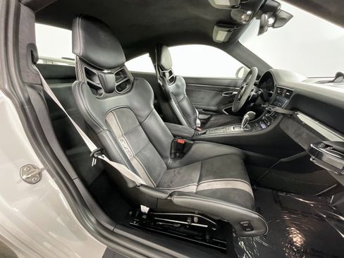 Used 2018 Porsche 911 GT3 image 19