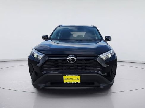 Used 2025 Toyota RAV4 XLE AWD/4WD image 3