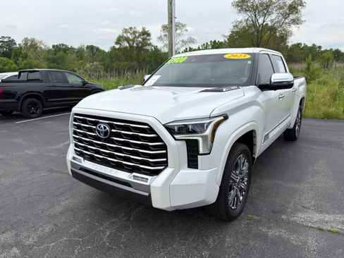 Used 2023 Toyota Tundra Capstone AWD/4WD image 2
