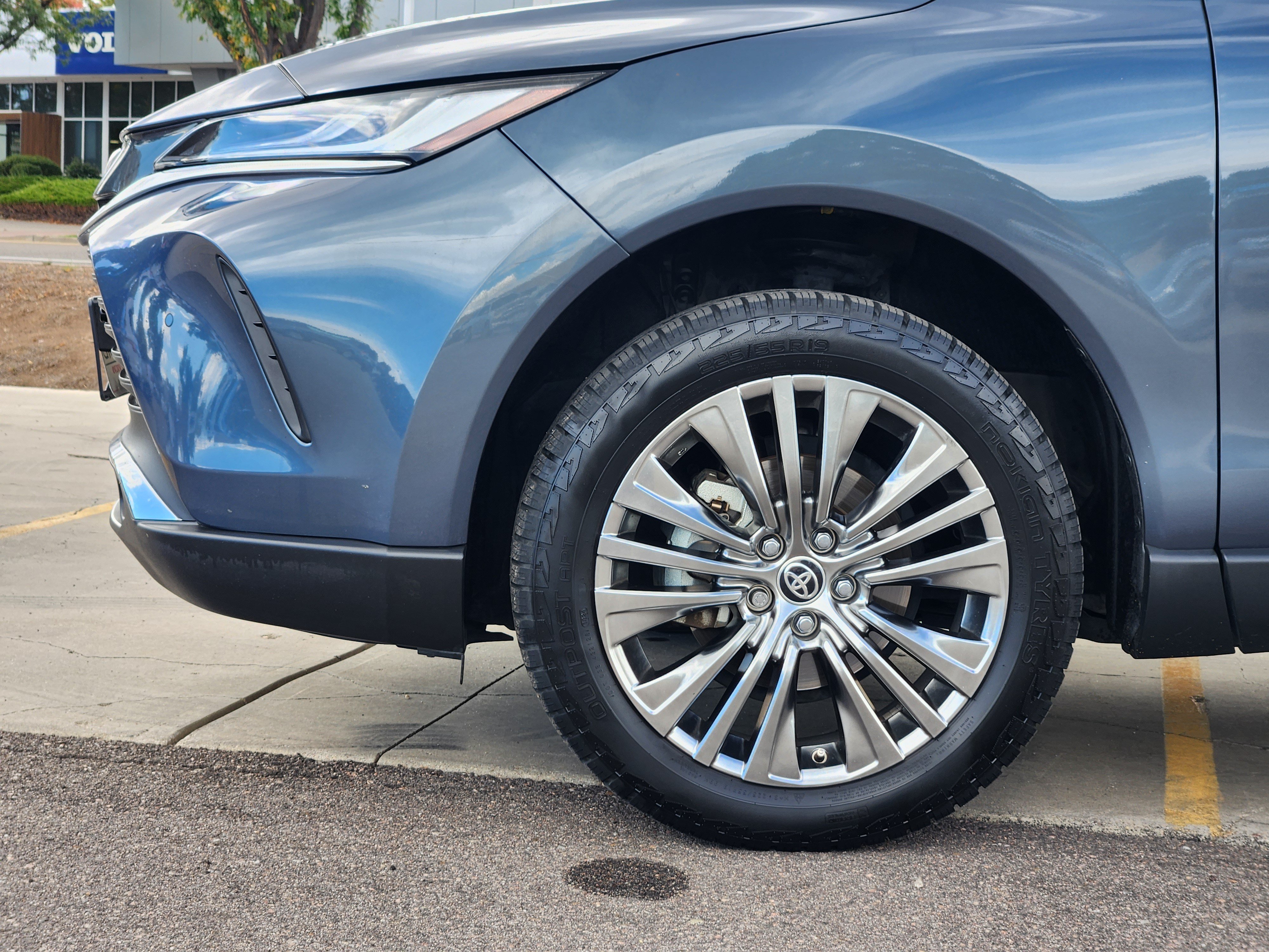 Certified 2023 Toyota Venza Limited AWD/4WD image 7