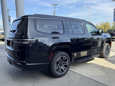 New 2026 Jeep Grand Wagoneer 4WD w/ 8-Passenger Seating Package image 3