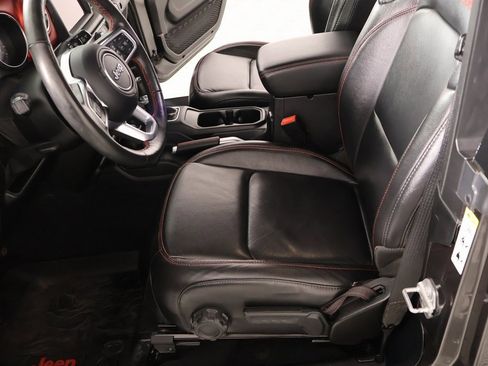 Used 2019 Jeep Wrangler Rubicon image 12