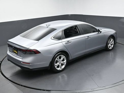 Used 2025 Honda Accord LX image 34