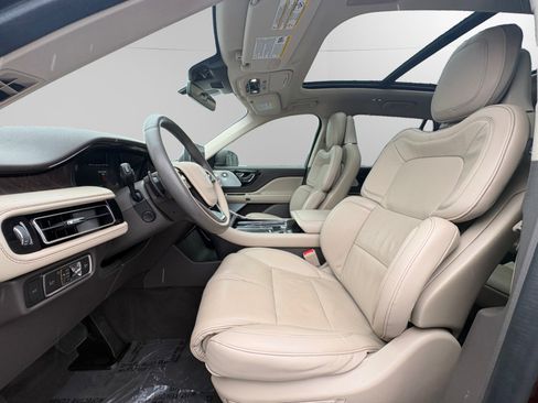 Certified 2023 Lincoln Aviator Reserve w/ Equipment Group 201A AWD/4WD image 9