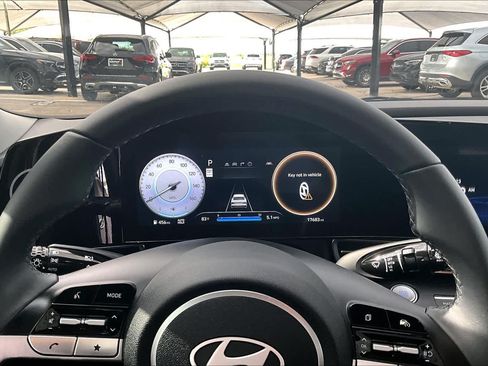 Used 2024 Hyundai Elantra SEL w/ Convenience Package FWD image 26