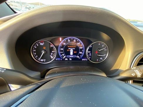 Used 2024 Buick Enclave Premium AWD/4WD image 31