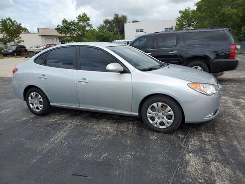 Used 2010 Hyundai Elantra GLS image 4
