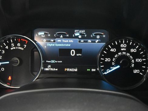 Used 2020 Ford F150 Lariat w/ Equipment Group 502A Luxury AWD/4WD image 11