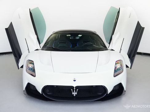 Used 2022 Maserati MC20 Coupe RWD image 3