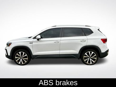 Used 2022 Volkswagen Taos SE image 8