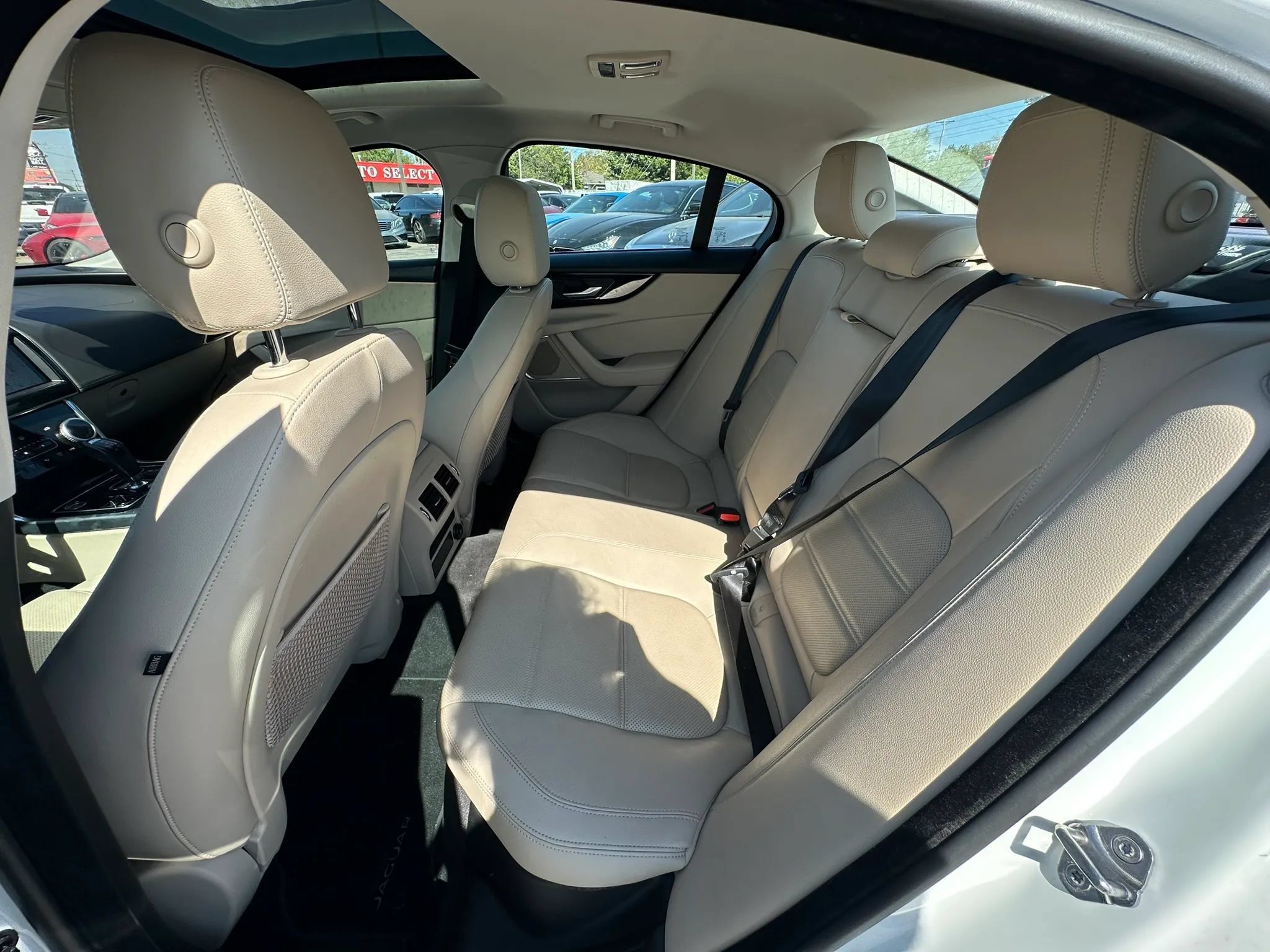 Used 2020 Jaguar XE S RWD image 17
