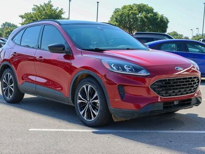 Used 2021 Ford Escape SE w/ SE Sport Appearance Package