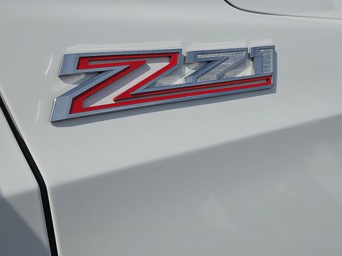 Used 2023 Chevrolet Tahoe Z71 w/ Luxury Package AWD/4WD image 16