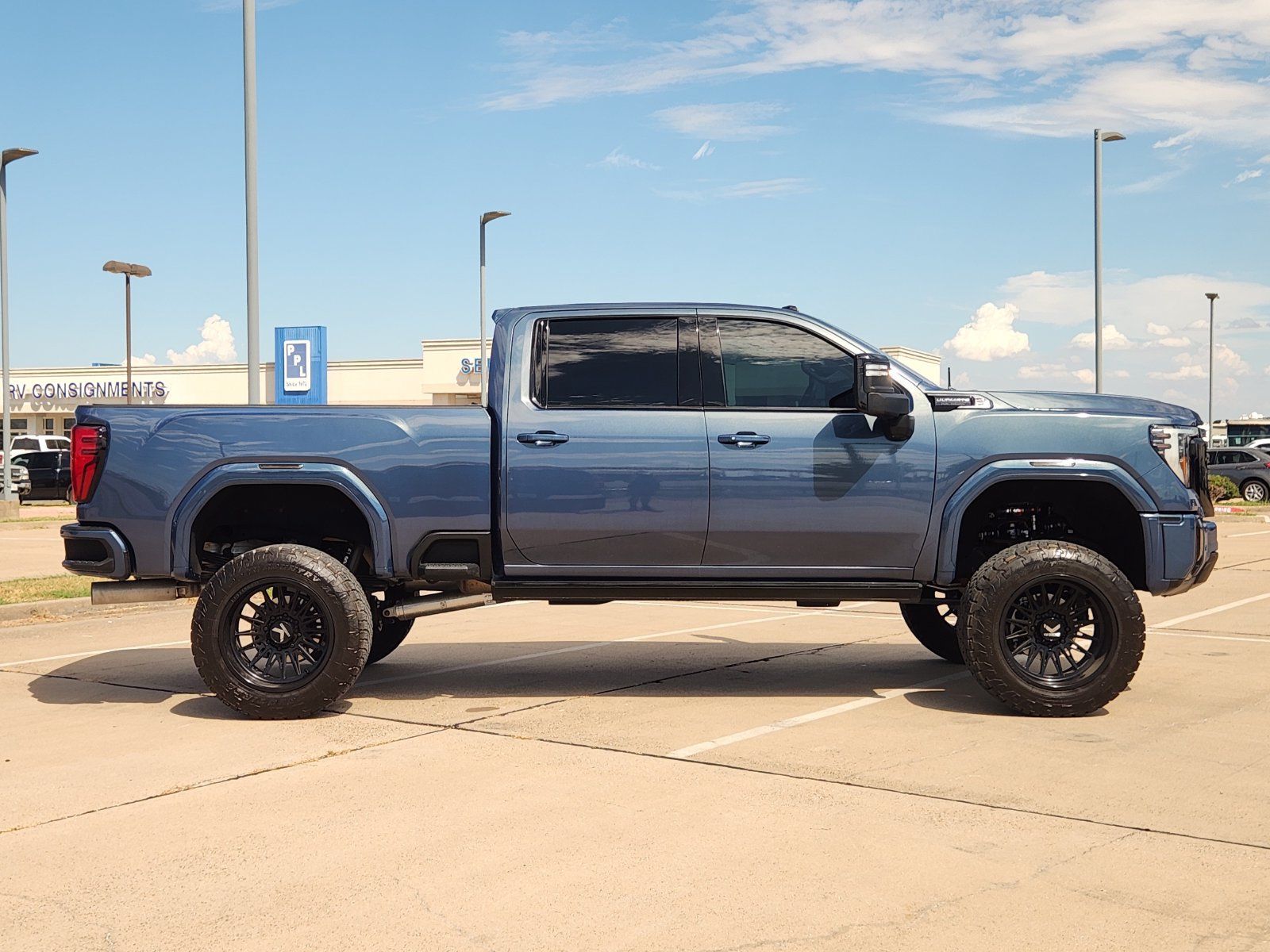 Used 2025 GMC Sierra 2500 Denali Ultimate AWD/4WD image 7