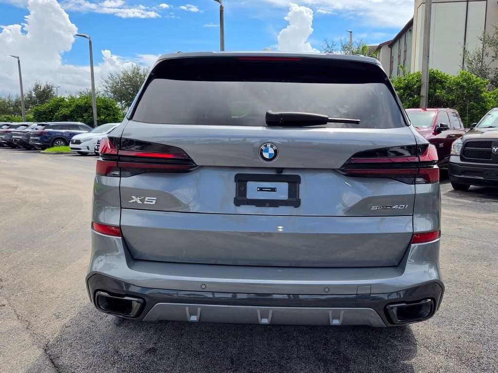 Used 2025 BMW X5 sDrive40i w/ M Sport Package RWD image 12