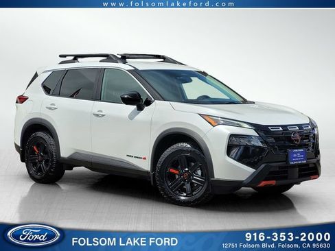 Used 2026 Nissan Rogue SV AWD/4WD image 1