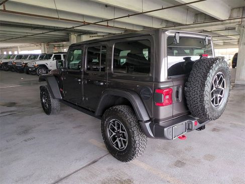 New 2025 Jeep Wrangler Unlimited Rubicon w/ Technology Group image 7