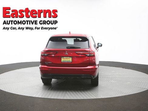 Used 2022 Mitsubishi Outlander SE FWD image 38