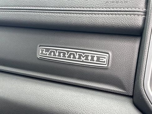 Used 2022 RAM 1500 Laramie AWD/4WD image 16