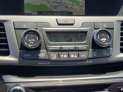 Used 2016 Honda Odyssey Touring Elite image 13