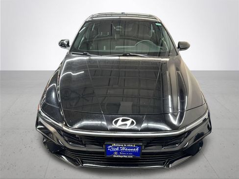 Used 2025 Hyundai Elantra SEL FWD image 11