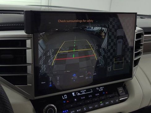 Used 2025 Toyota Sequoia Capstone AWD/4WD image 28