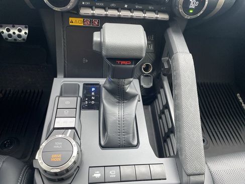 Used 2025 Toyota Tacoma TRD Sport image 35