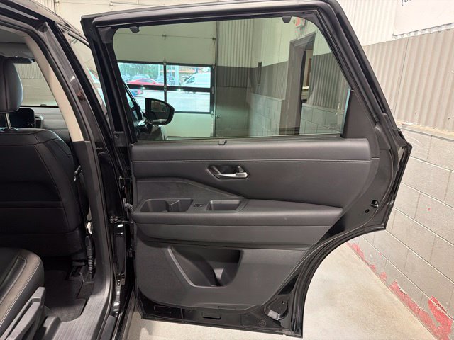 Certified 2025 Nissan Pathfinder SL AWD/4WD image 14