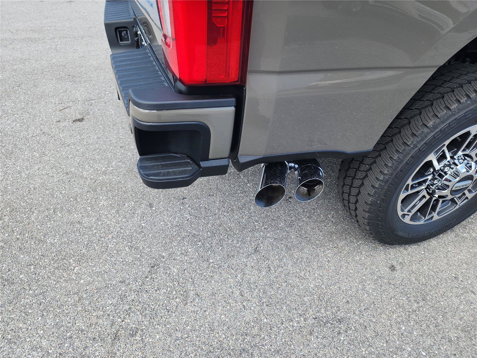 New 2026 Ford F250 Platinum w/ Platinum Plus Package AWD/4WD image 23