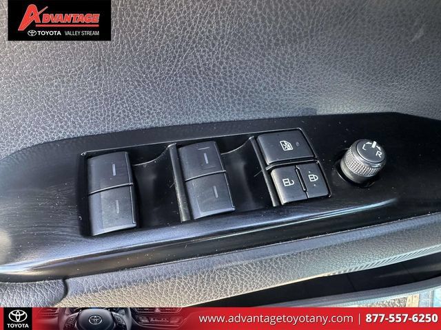 Used 2025 Toyota Camry SE w/ Multimedia Upgrade Package AWD/4WD image 21