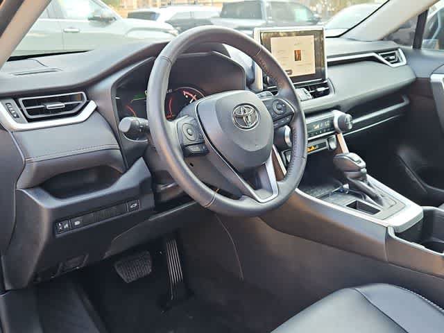 Used 2023 Toyota RAV4 XLE Premium FWD image 10