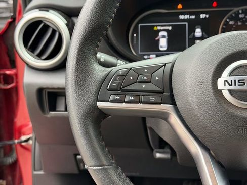 Used 2020 Nissan Versa SR FWD image 10
