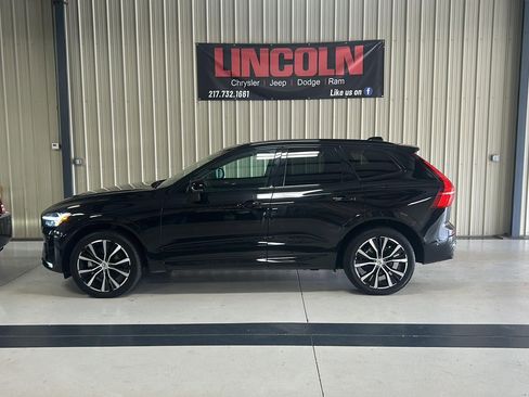 Used 2023 Volvo XC60 B5 Plus AWD/4WD image 2