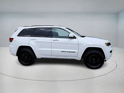 Used 2020 Jeep Grand Cherokee Altitude image 7