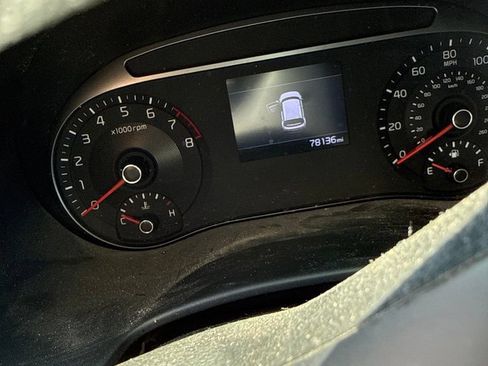 Used 2020 Kia Soul LX FWD image 3