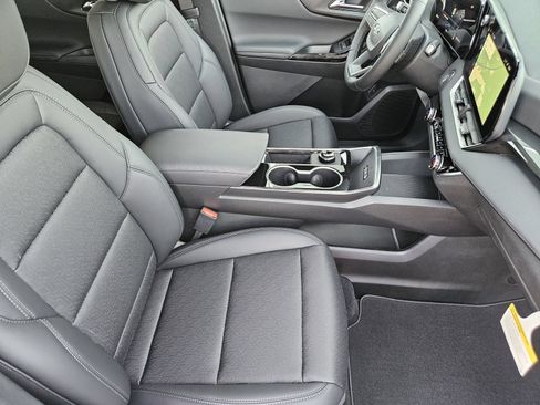 New 2027 Chevrolet Equinox LT w/ Convenience Package II FWD image 15
