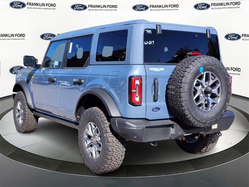 New 2025 Ford Bronco Badlands image 3