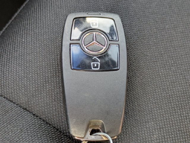 Used 2025 Mercedes-Benz Sprinter 2500 image 28