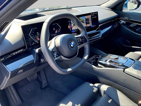 Certified 2026 BMW 530i RWD image 18