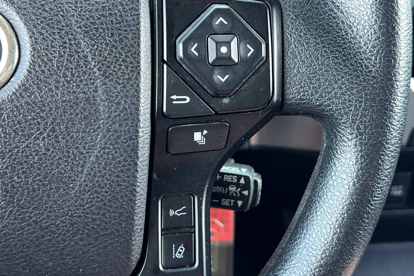 Used 2022 Toyota Tacoma SR RWD image 29