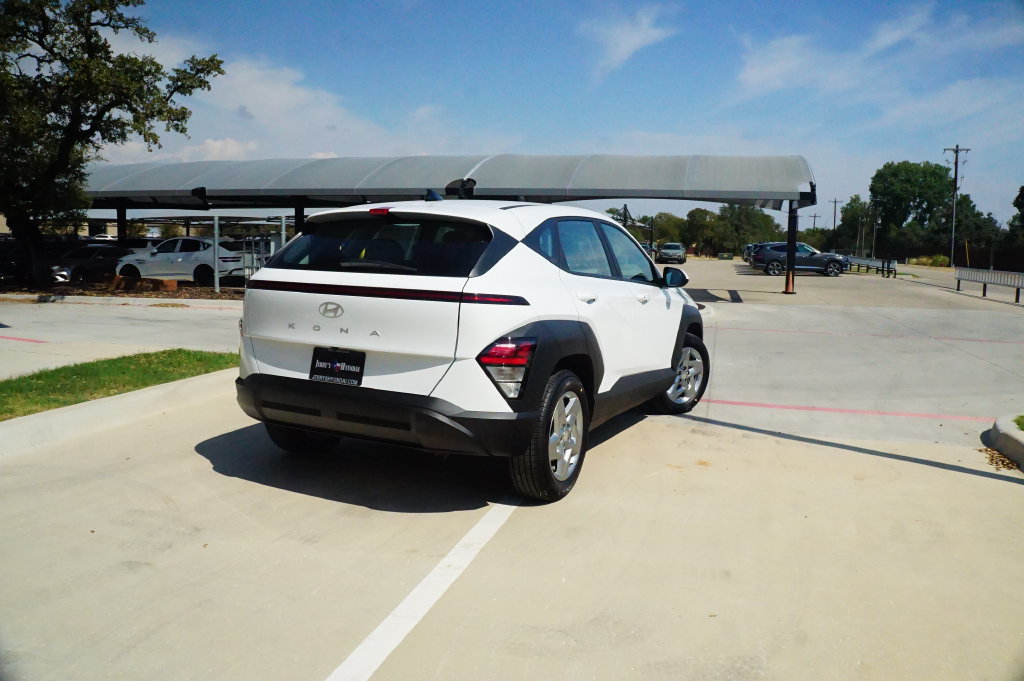New 2027 Hyundai Kona SE FWD image 7