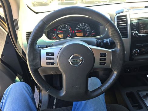 Used 2017 Nissan Frontier SV AWD/4WD image 19