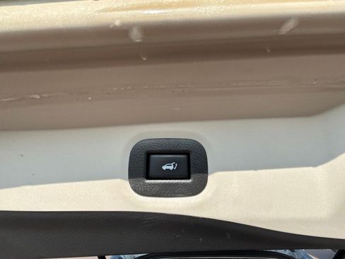 Used 2020 Nissan Rogue SV AWD/4WD image 32