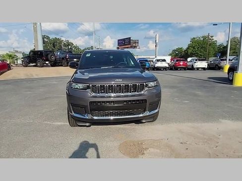 New 2025 Jeep Grand Cherokee L Laredo w/ Luxury Tech Group I image 36