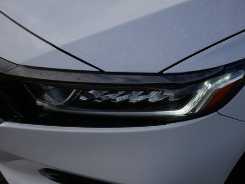 Used 2019 Honda Accord Sport image 13