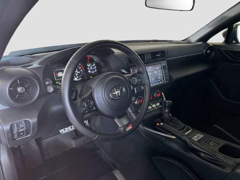 Used 2026 Toyota GR86 Premium w/ ALL Weather Mat Package (TMS) RWD image 9